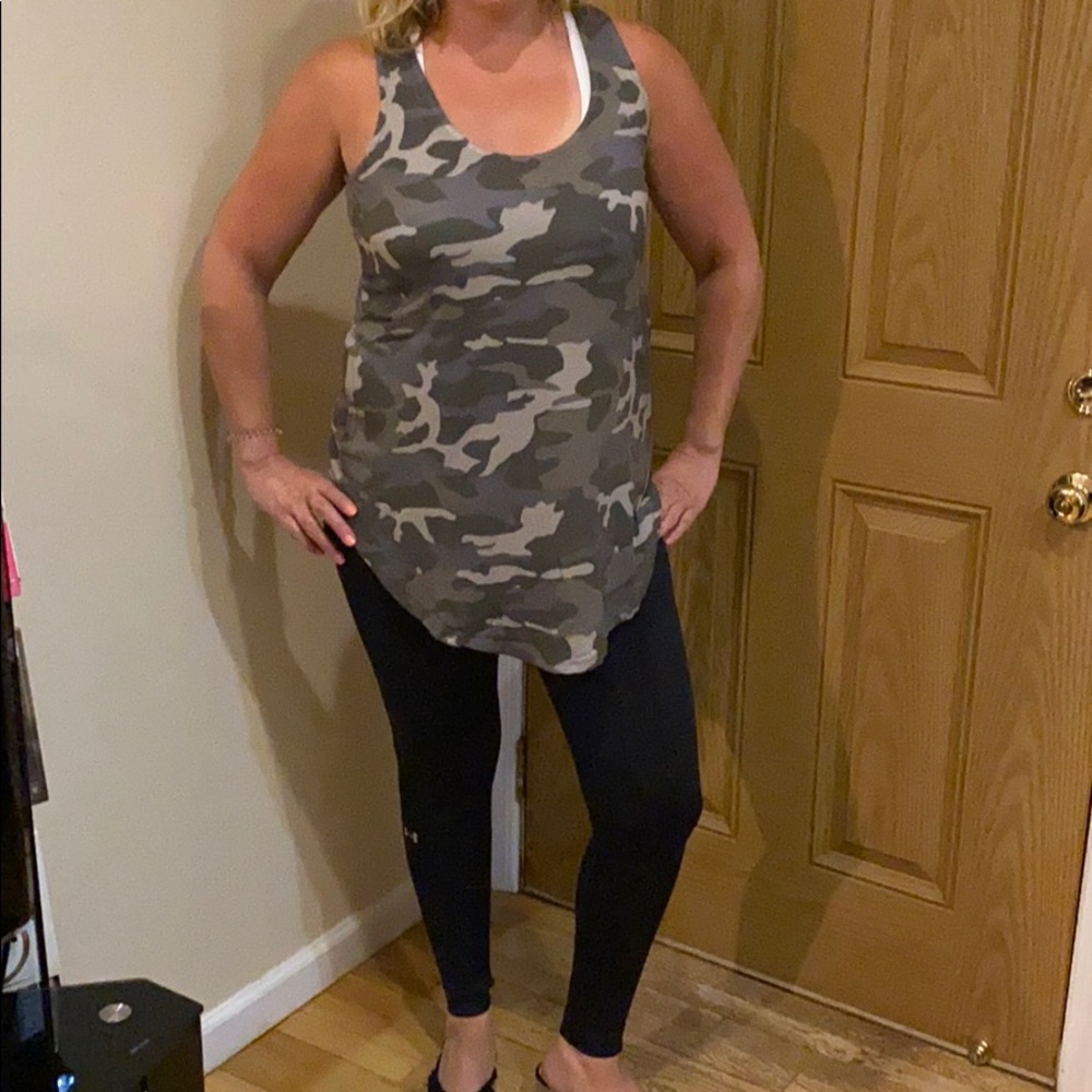 Camo Scoop bottom tank